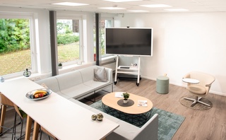 Picture 2 of modern workplace meeting