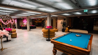 Loft mit Billardtisch