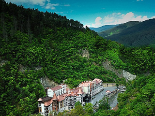 Bild 3 von Tagen und Feiern im Cowne Plaza Borjomi