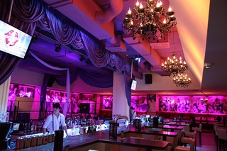 Picture 1 of Knutschfleck - Varieté-Show-Cocktailbar, Restaurant und Cocktailbörse