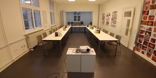 Picture 2 of Hybrider Konferenzraum