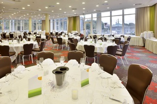 Bild 3 von Salons im Courtyard am Maschsee
