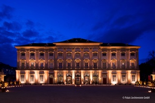 Das GARTENPALAIS beleuchtet