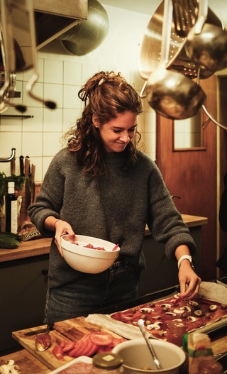 Gemeinsames Kochen während des Team-Offsites