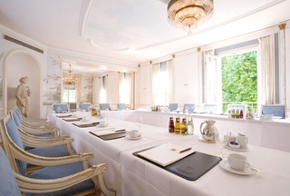Bild 1 von Althoff Blauer Salon