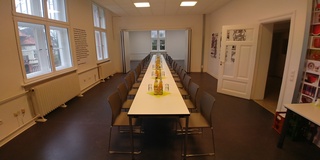 Picture 1 of Hybrider Konferenzraum