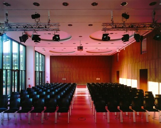 Bild 2 von Glasfoyer & Schillersaal