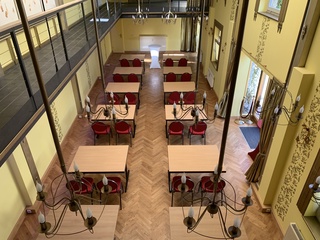 Parliamentary seating from a bird's-eye view