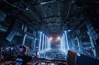 Party in der HALLE Tor 2