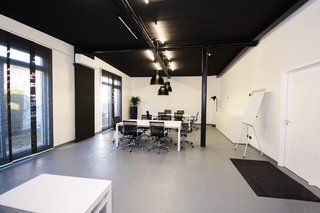 Picture 2 of Modern Space