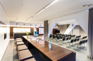 Meeting Hub Konferenztisch