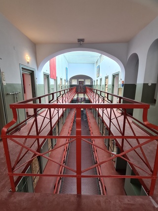 Picture 2 of THE KNAST - Lichthof